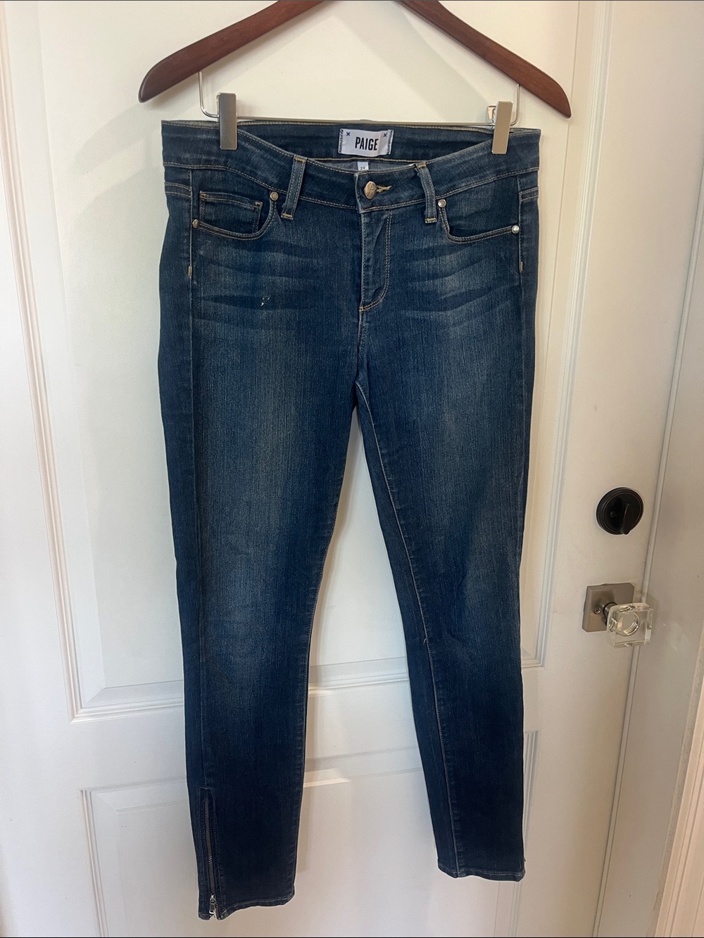 EUC Paige dark blue wash ankle zip skinny jeans size 29